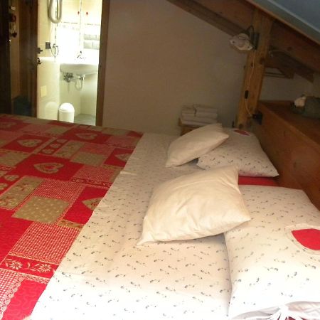 B&B La Casa Delle Bambole Panchià Buitenkant foto